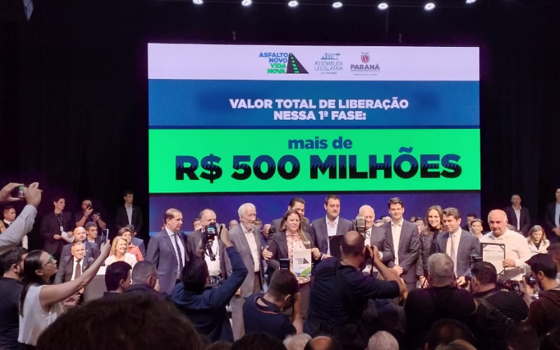 Bandiera acompanha lançamento do programa Asfalto Novo, Vida Nova, em Curitiba