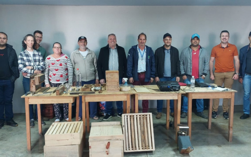 Prefeitura, Sebrae e IDR lançam projeto de produção de mel